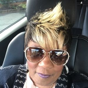 Meet your Posher, Yvonne